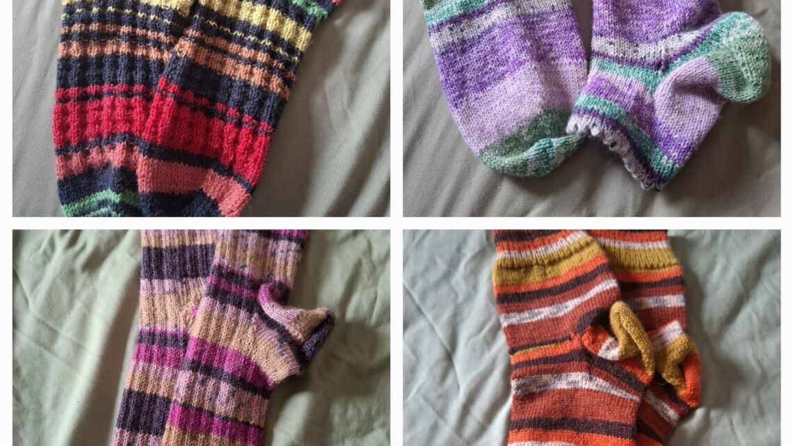 Handarbeit Selbstgestrickte Socken.